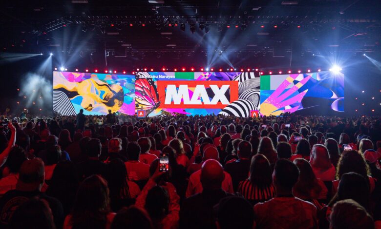 Adobe MAX 2024 في ميامي بيتش، حضور جماهيري ومؤتمر الإبداع.